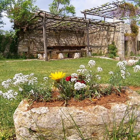 Rural Holiday With Shared Pool Žminj