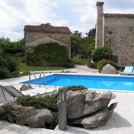 Rural Holiday With Shared Pool