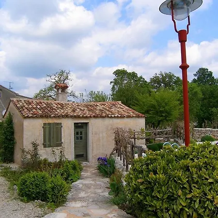 Rural Holiday With Shared Pool