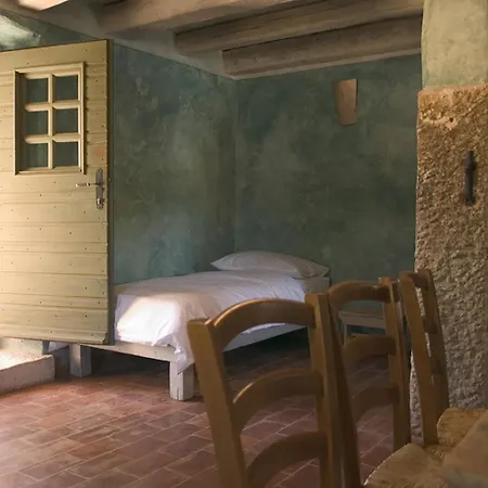 Rural Holiday With Shared Pool Casa vacanze Žminj