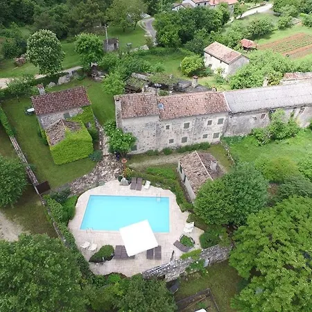 Rural Holiday With Shared Pool